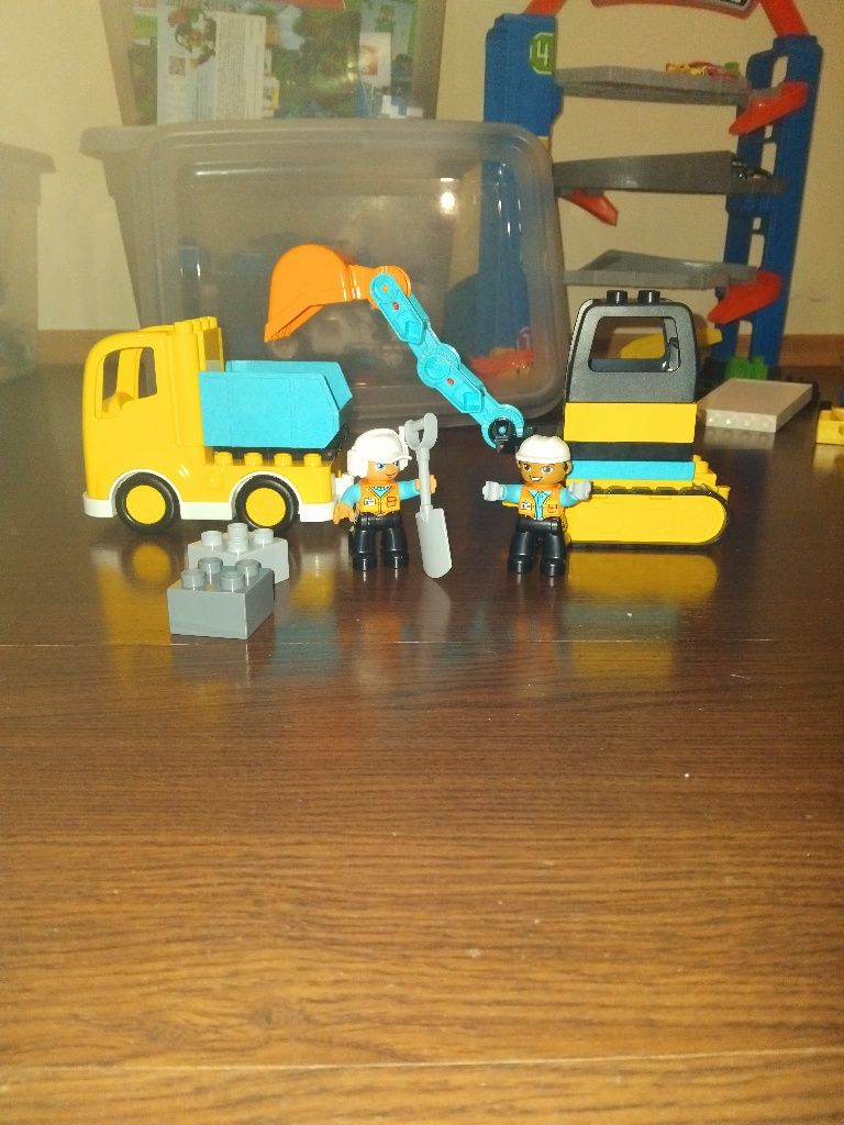 Лего Duplo влакче, камион и други