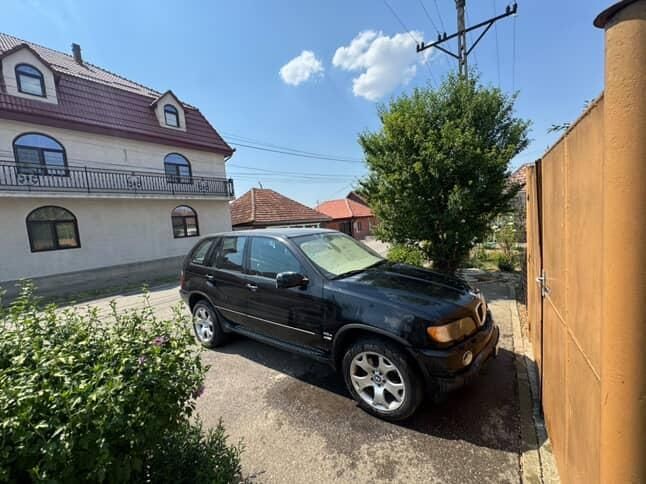 Vând BMW X5 3.0D