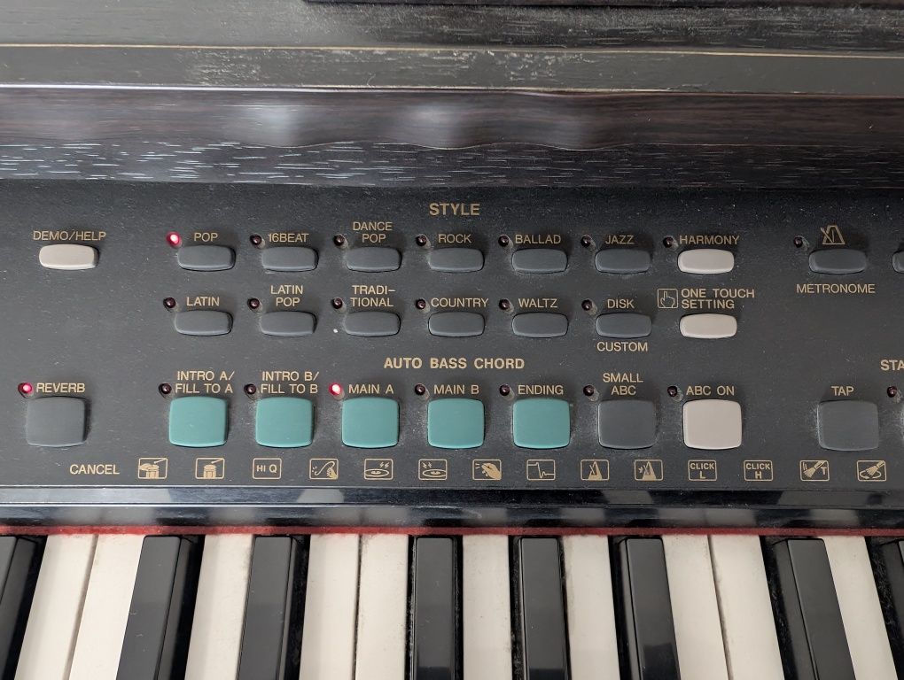 Дигитално пиано със стол Yamaha Clavinova CVP-59S