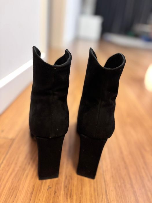 Botine piele intoarsa marimea 38