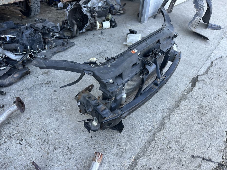 Преден панел/Очиларка за Мазда 5!