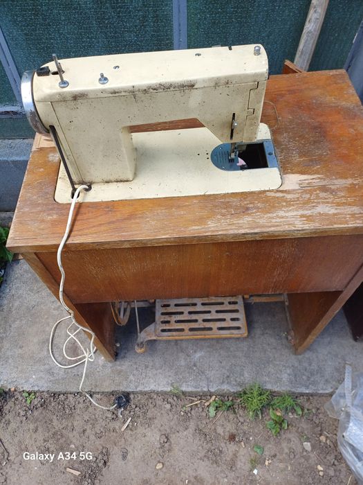 Mașină de cusut Veronica