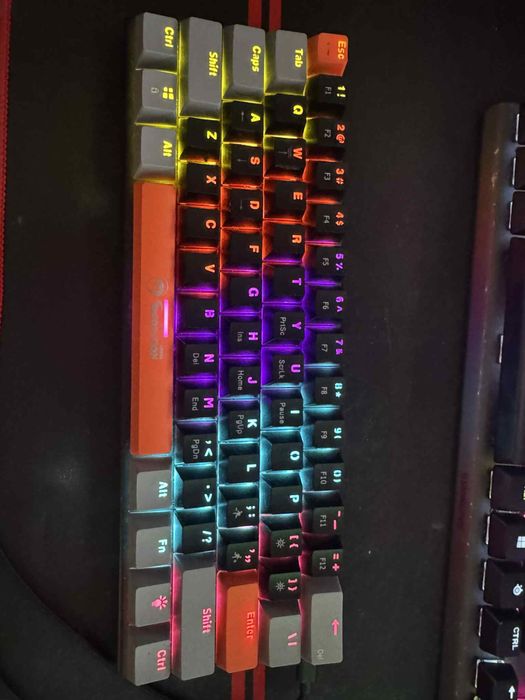 Tastatura mecanica  60%