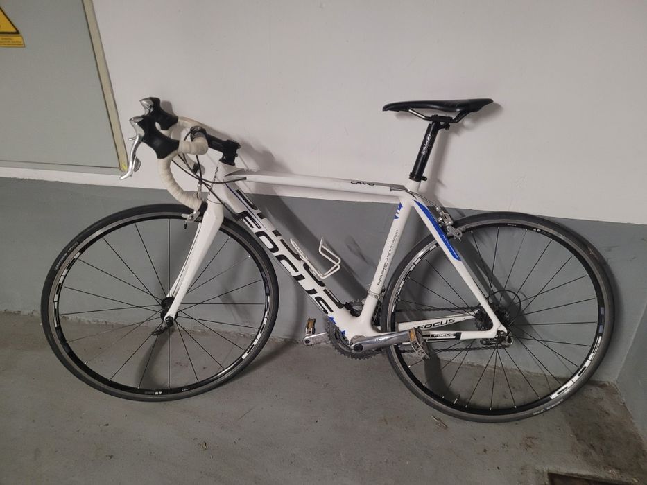 Bicicleta Cursiera Focus Carbon