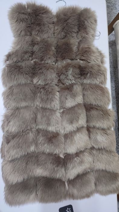Шуба безрукавка в хорошем состоянии