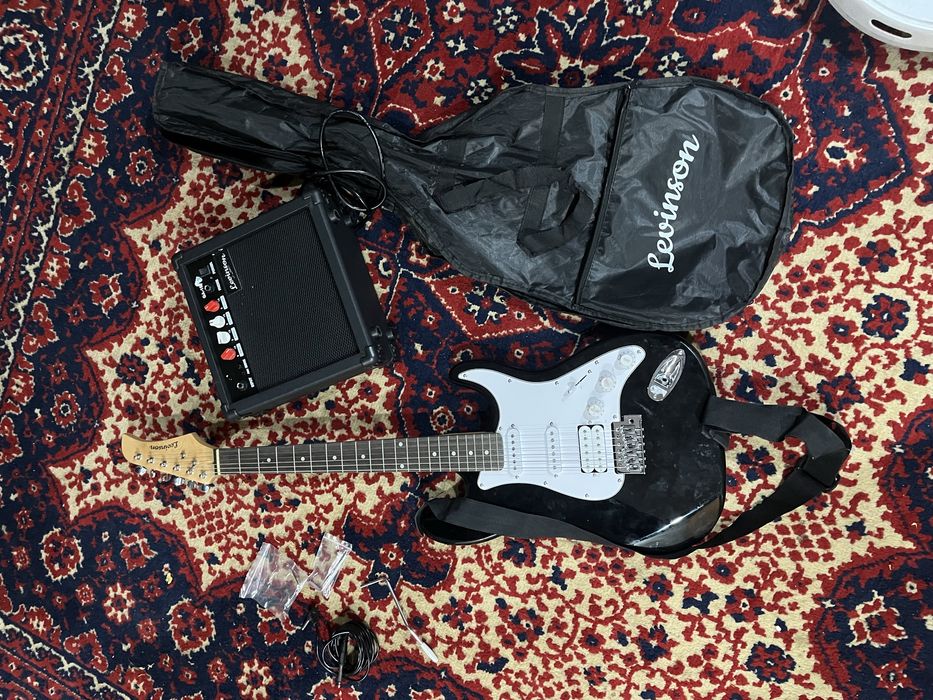 Электро гитара с комбиком