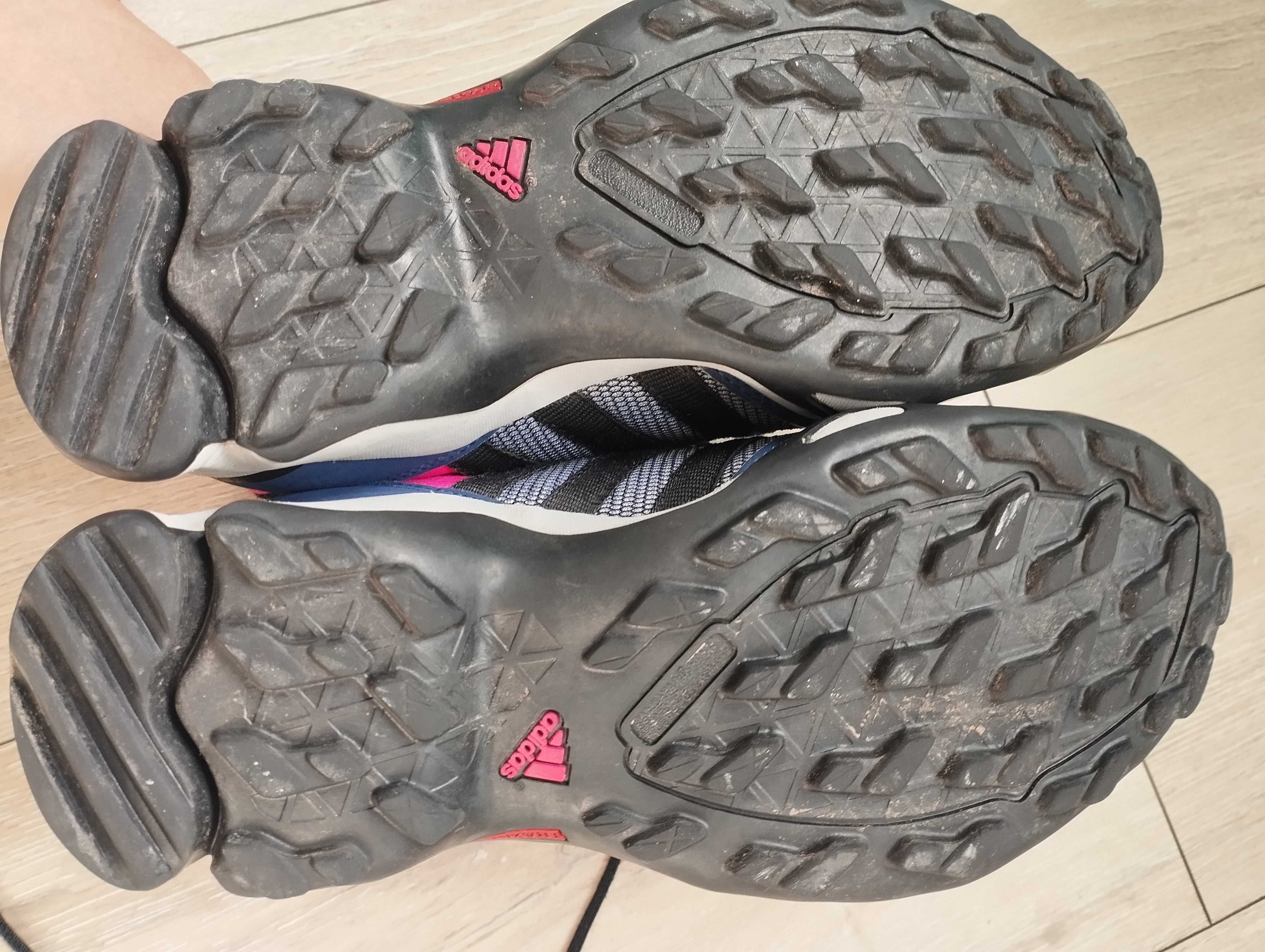 Непромокаеми обувки за преходи Adidas 37 1/3