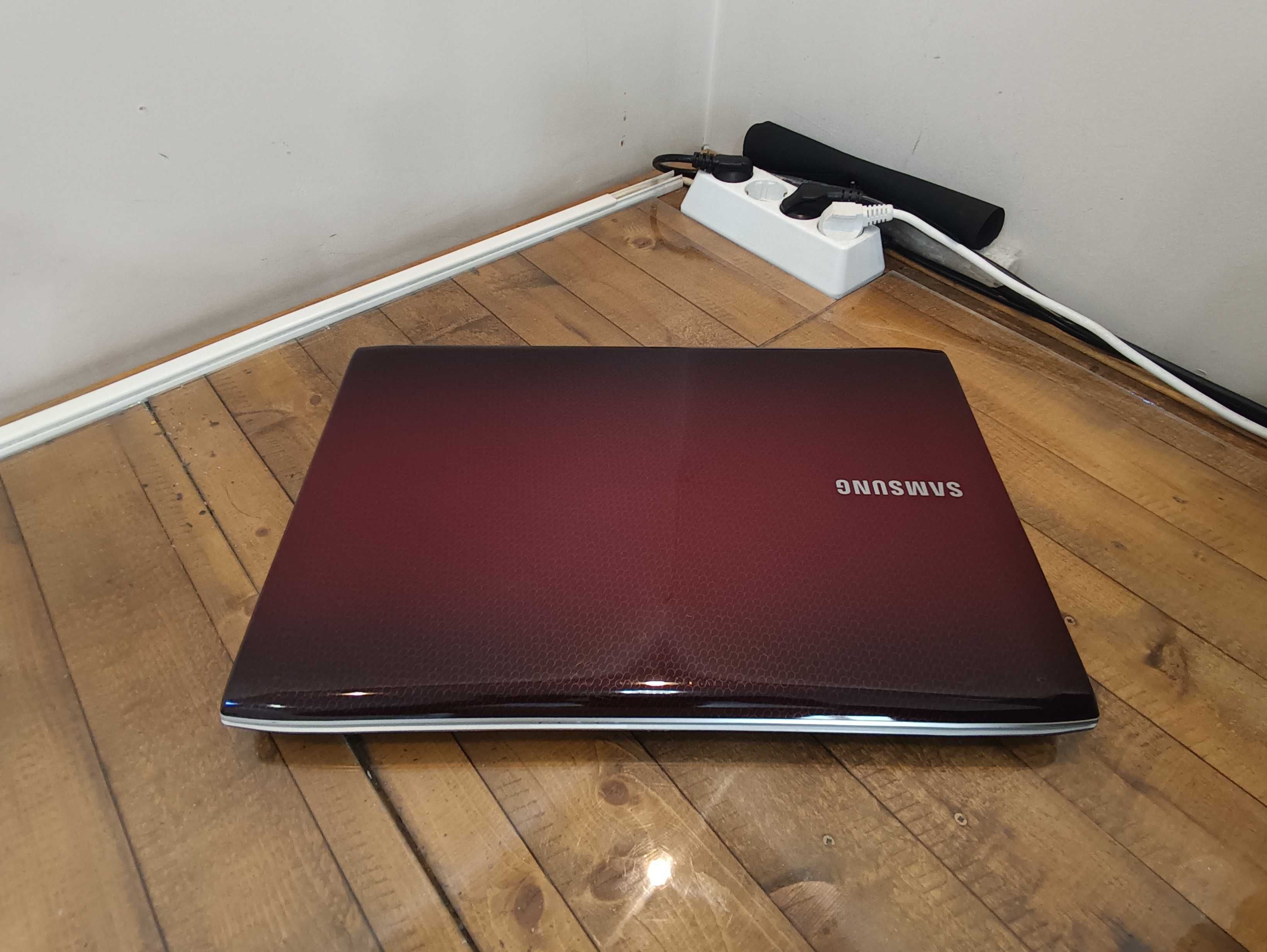 Лаптоп Samsung NP-R730 / 17"