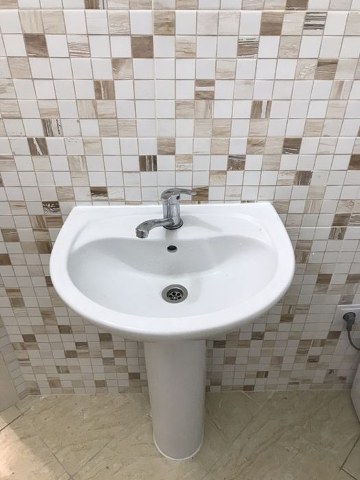 Раковина керамическая