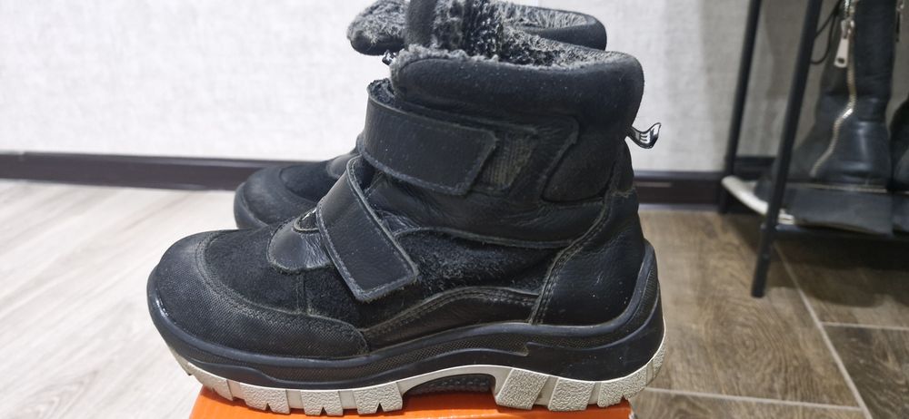 Продам обувь на мальчика р30