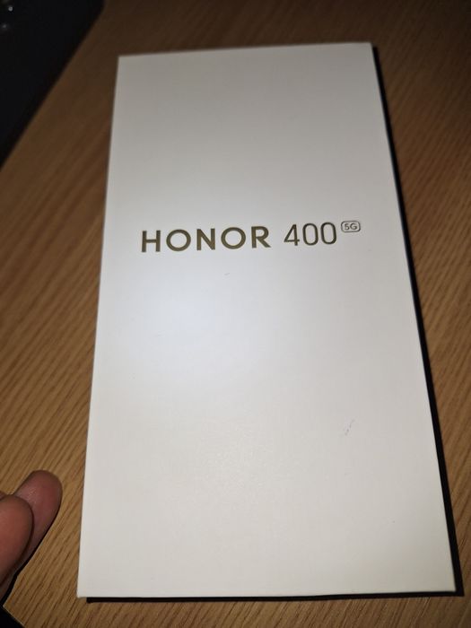Vând telefon Honor 400