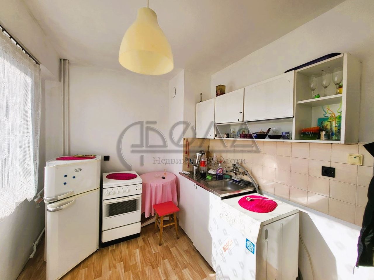 Дава се под наем Едностаен апартамент в София, Люлин 2 - 46 кв.м за 306 € - Снимка #4