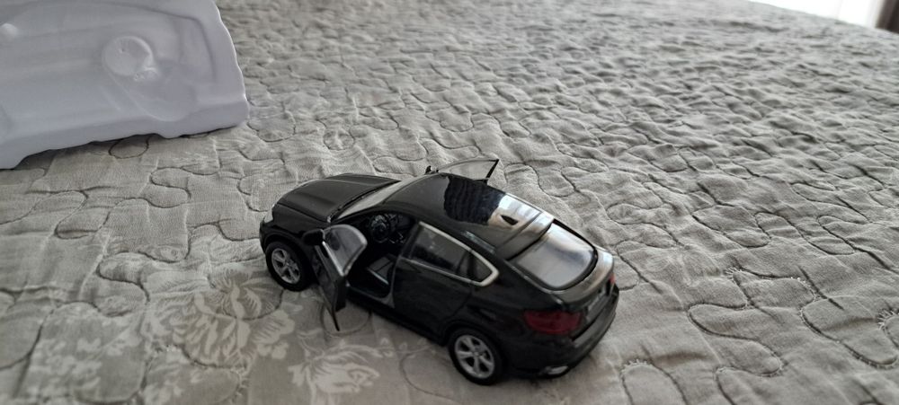 BMW X6 jucărie pentru copii