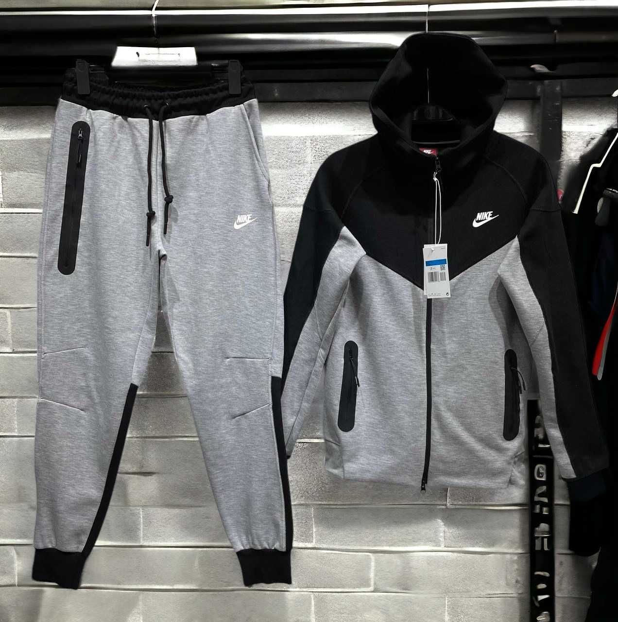 Trening Nike TECH Fleece / Model NOU Limitat!