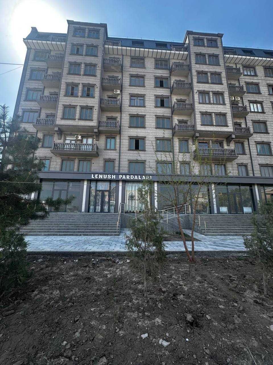 Урганч шахар марказида 3 хонали квартира сотилади
