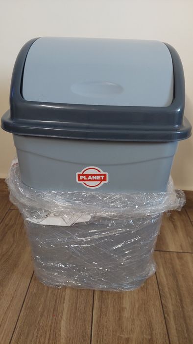 Кофа за боклук с капак