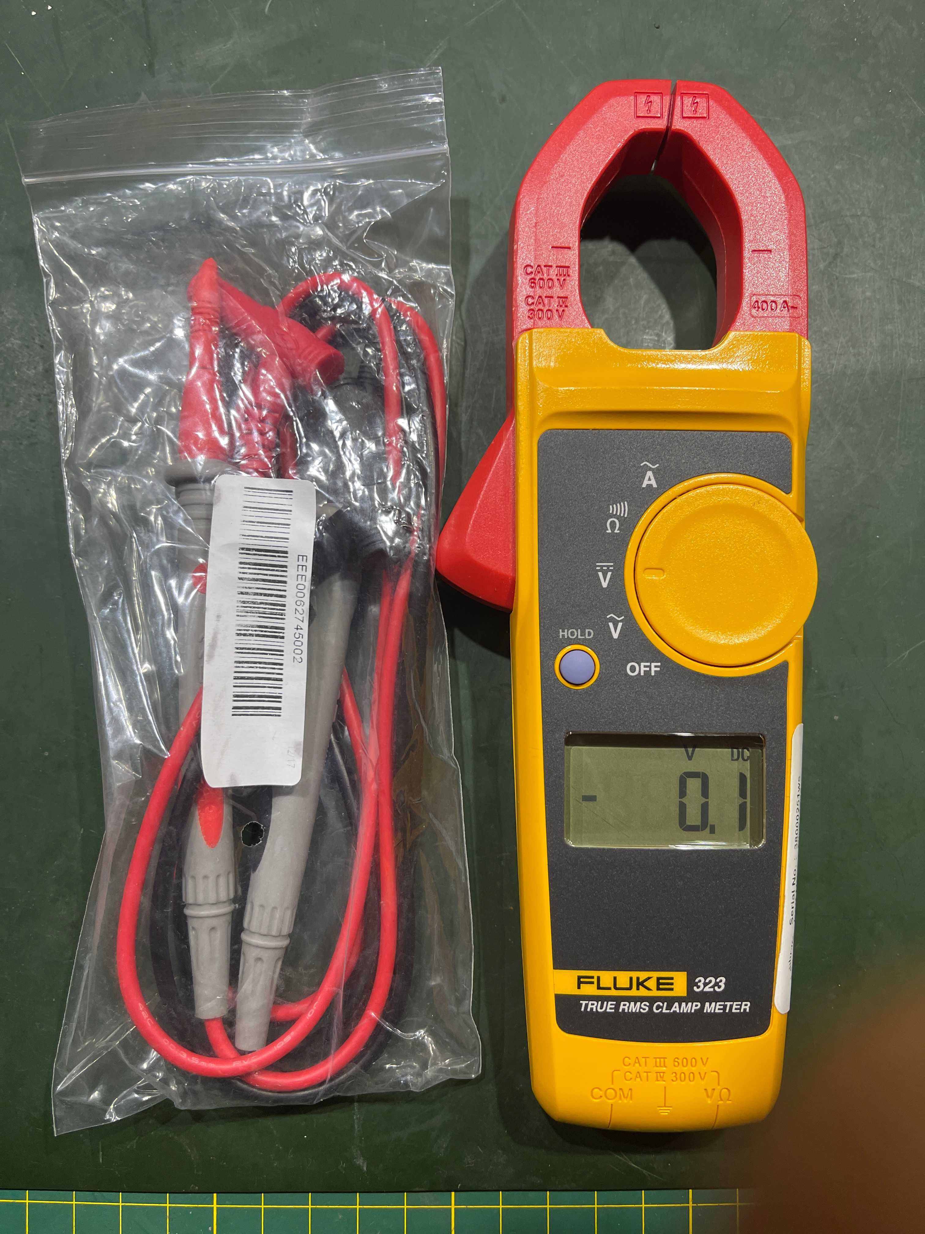 FLUKE 323 True rms Ампер клещи