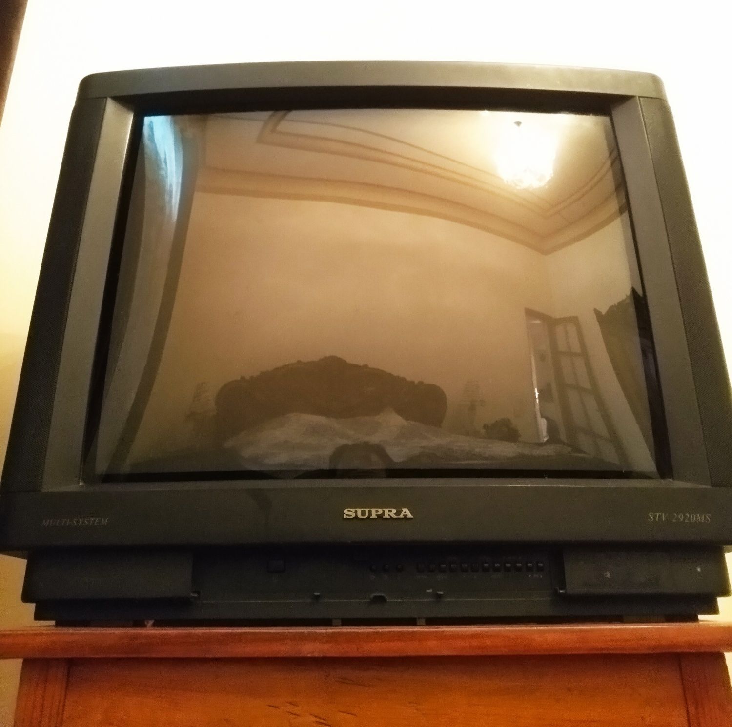 Телевизор  supra
