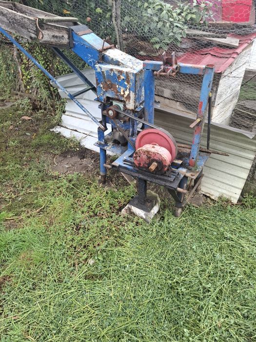 Vând moara după tractor