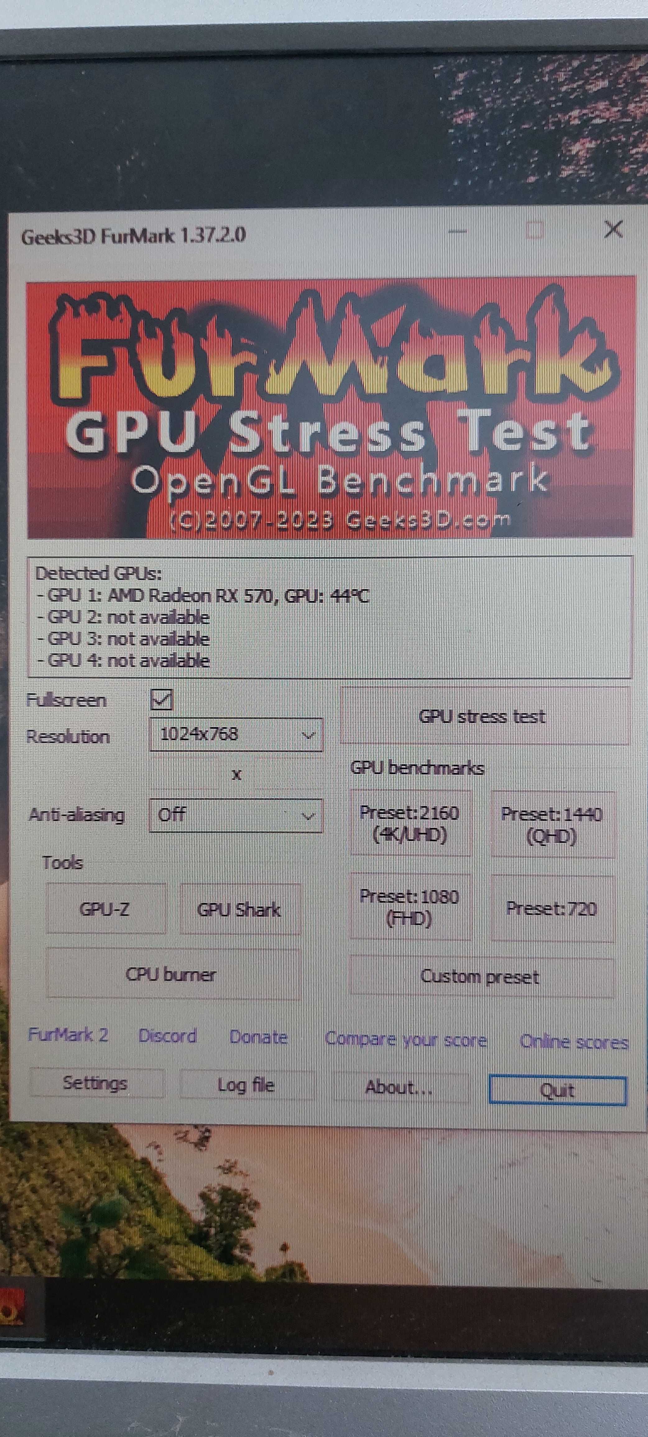 Продавам видео карта XFX RADEON RX570/4 GB RAM