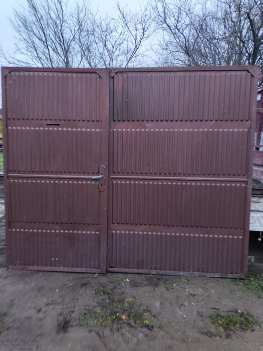 Метална врата от гараж