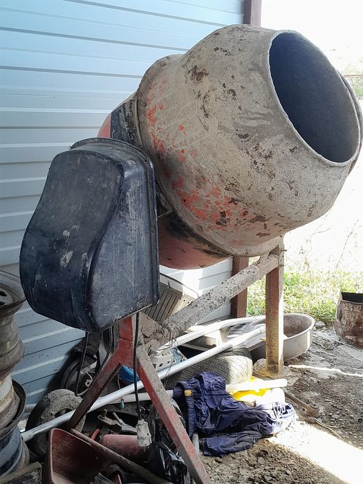 Бетономешалка в хорошем состоянии