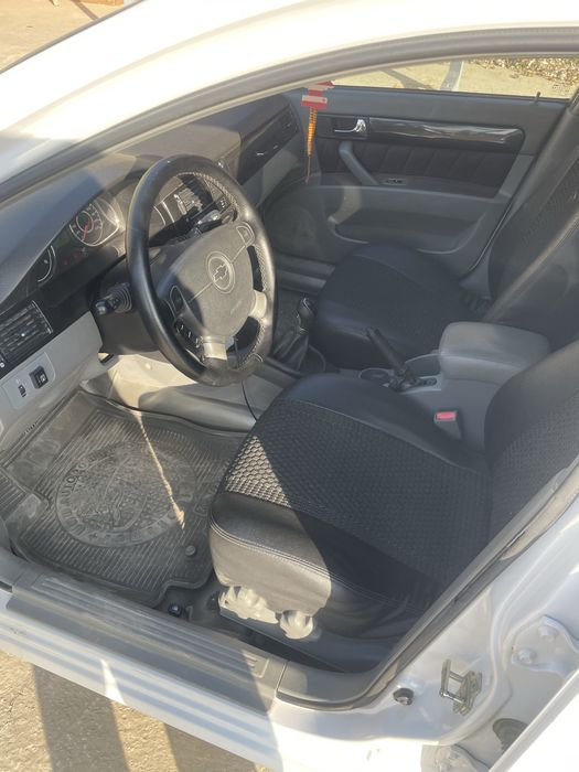 срочно продается машина Gentra 2018