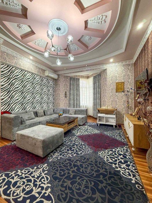 Продается дом 4,1 соток по ул.Циалковского 6 комнат подвал  бассейн