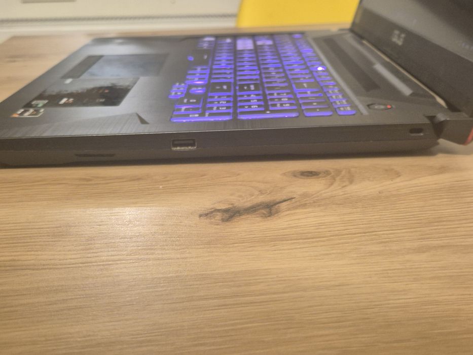 Vând laptop ASUS TUF A17