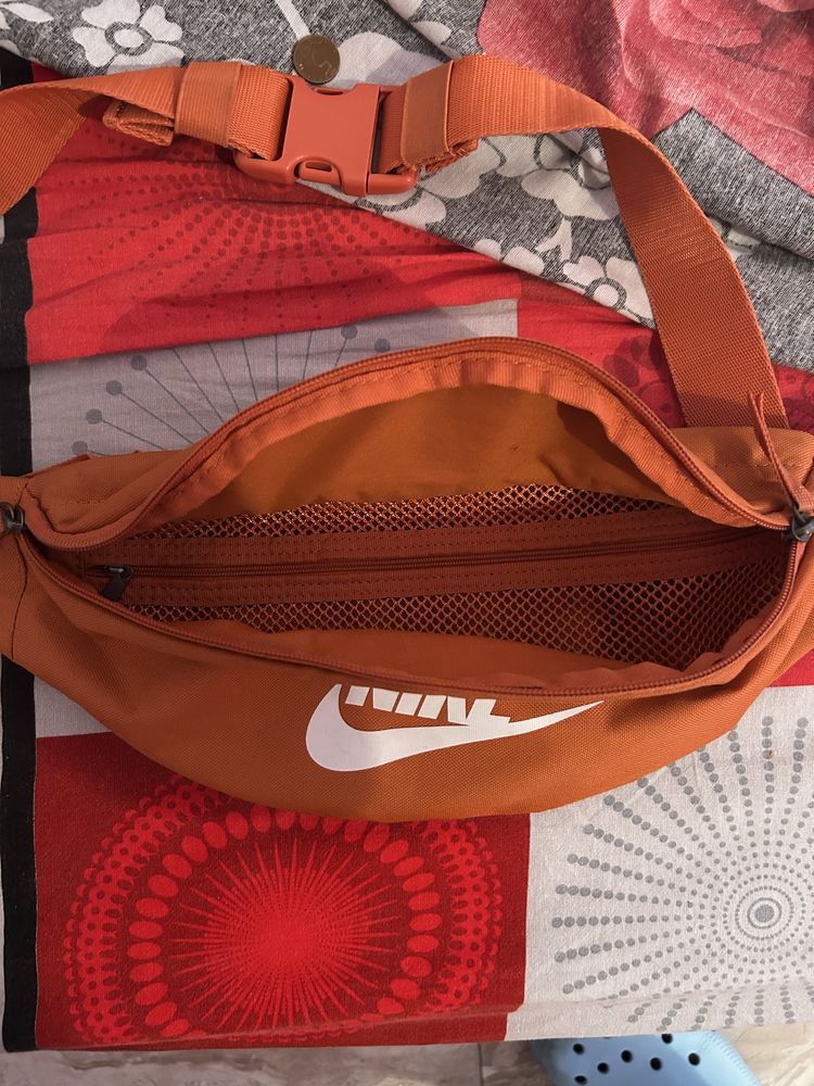 Чанта за кръста ,,Nike”