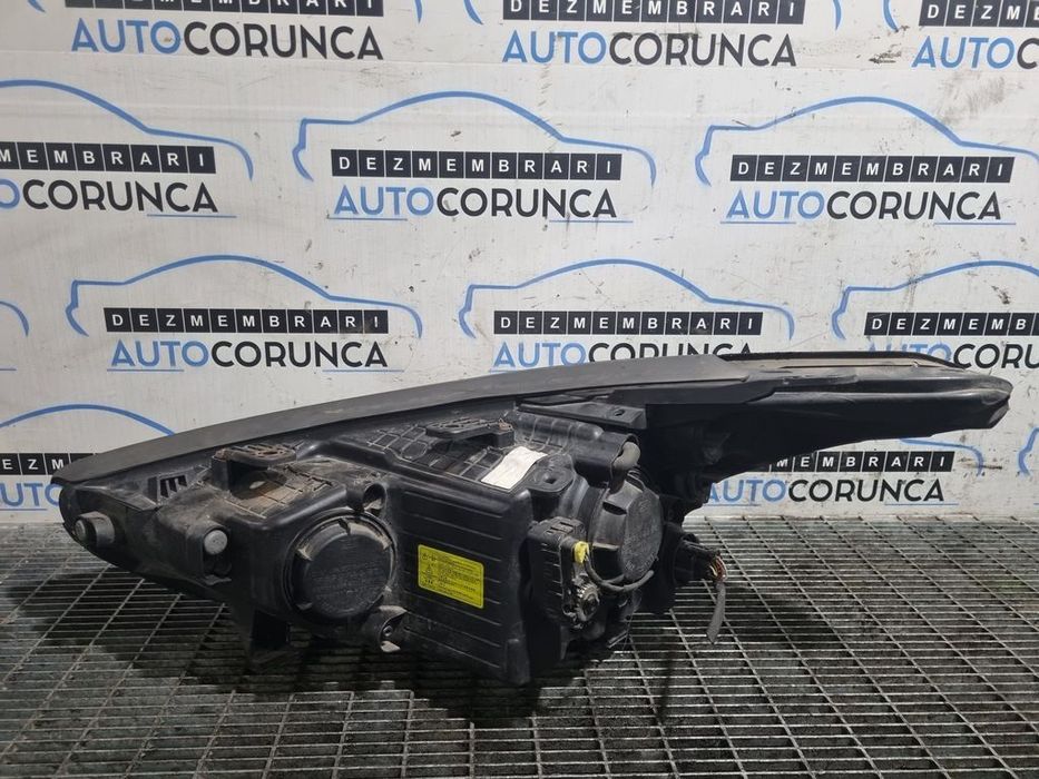 Far Dreapta Hyundai Santa Fe 3 2012 - 2016 SUV 4 Usi (1193) Xenon