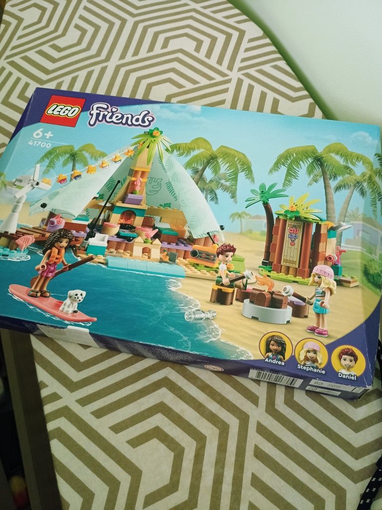 Lego ново, вълшебния джин и роботи