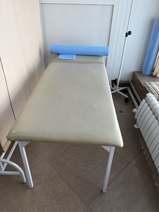 Продам кушетку медицинсккю б/у