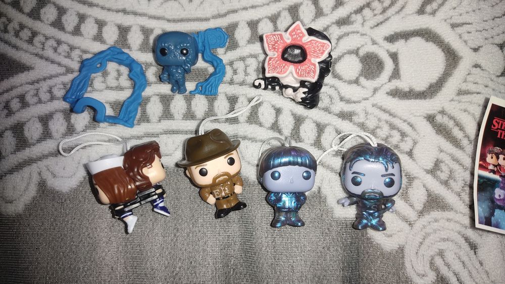 Киндер joy stranger things