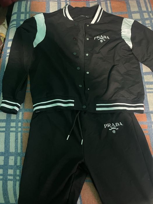 Vand costum prada