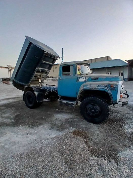 Зил 555 сотилади