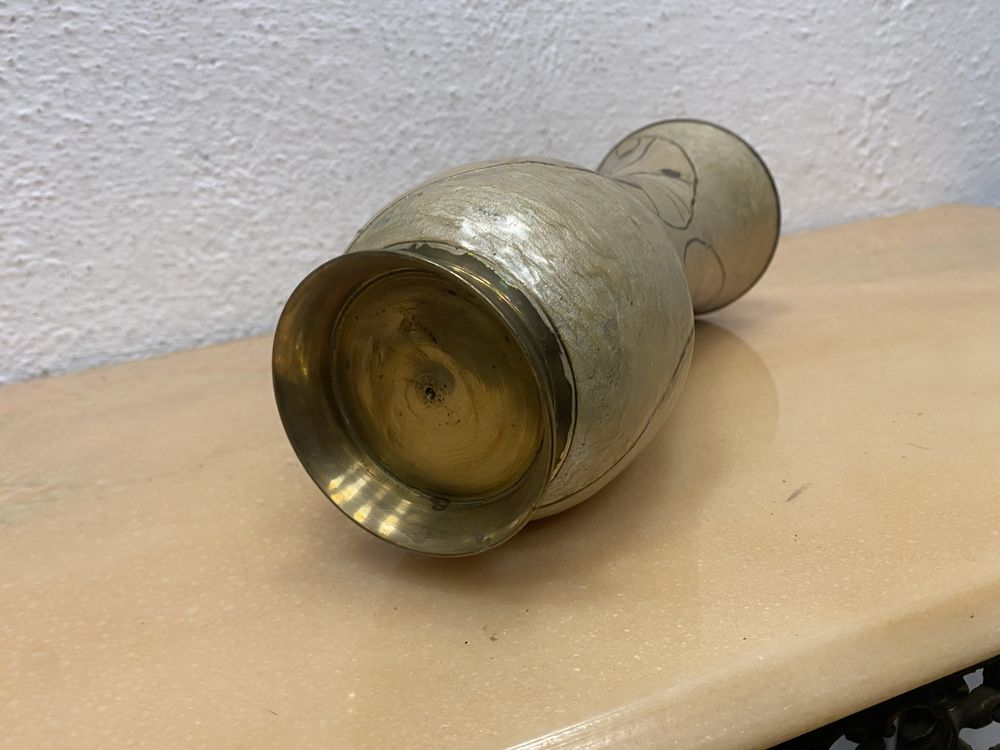 Немска ваза от рисуван месинг