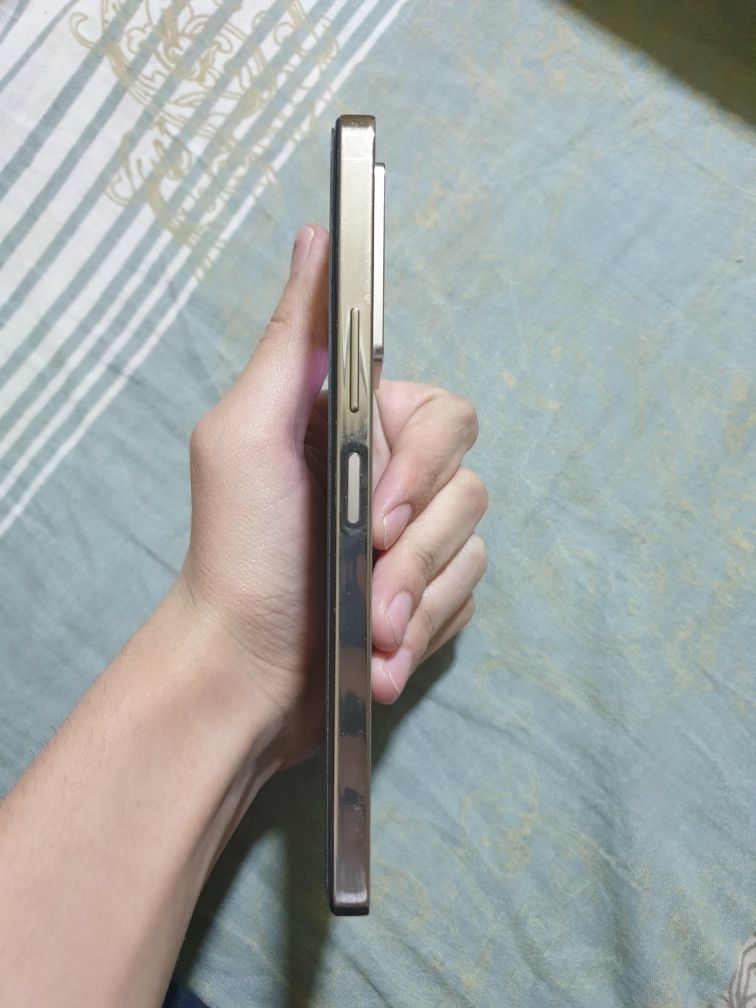 Infinix note 30 pro 256/8+8gb 68w 120hz