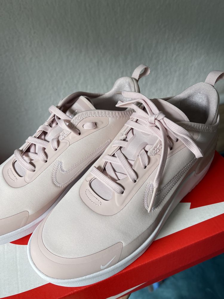Дамски Обувки Nike WMNS AMIXA / Спортни маратонки Найк