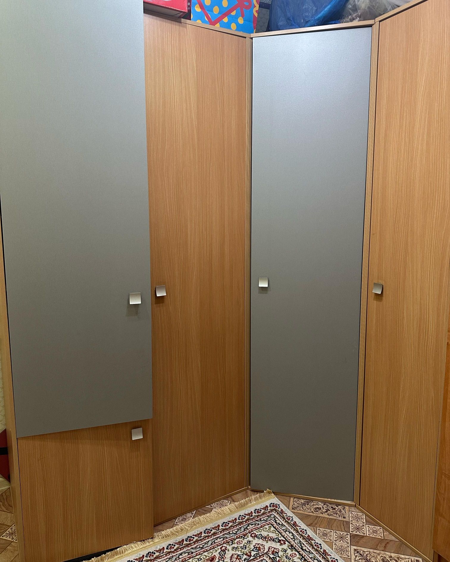 Продается угловой шкаф