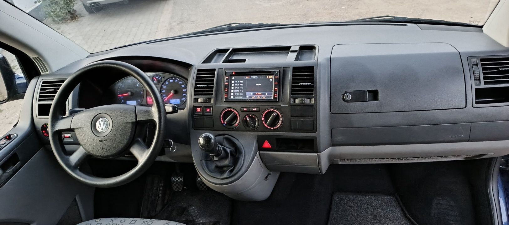 Volkswagen Transporter T5 an 2008 6 locuri
