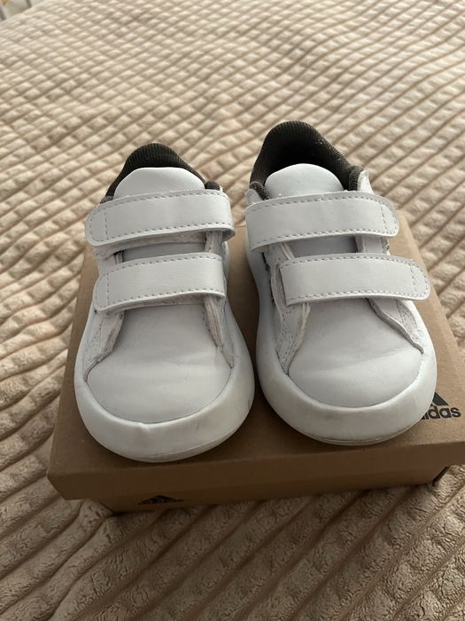 Маратонки adidas 20 номер
