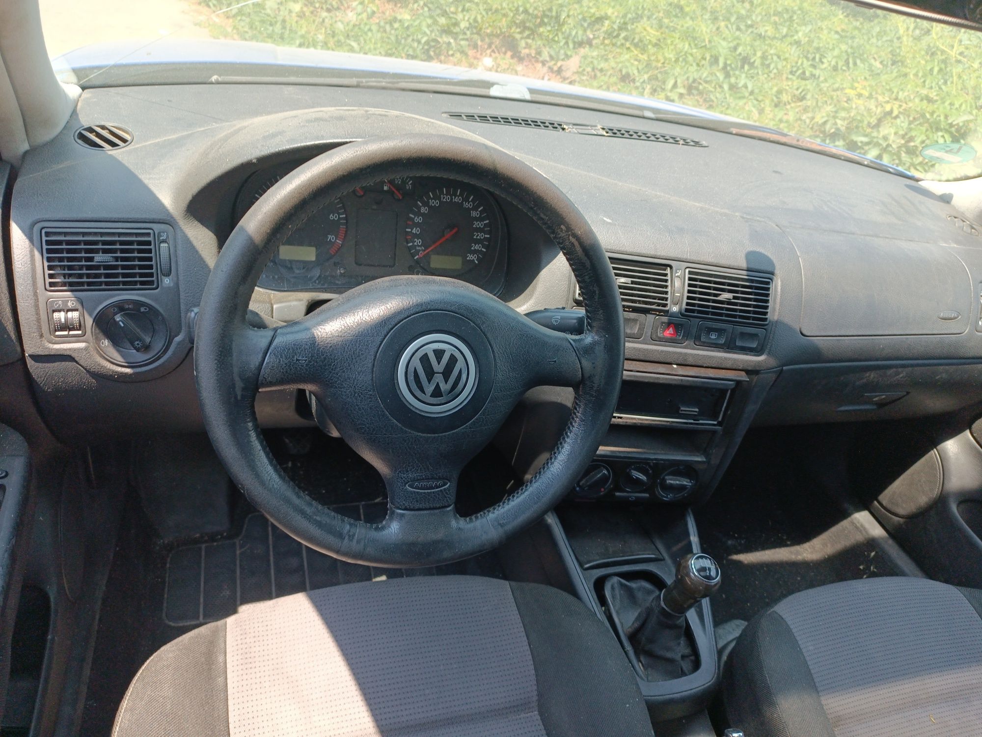 Vând sau schimb  cu orice fel de autoturisme