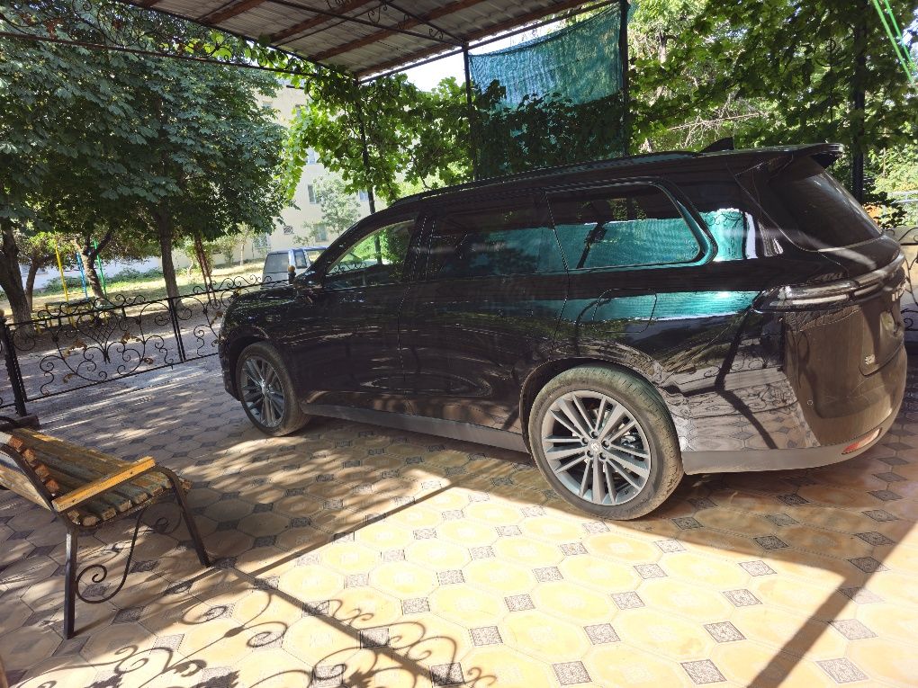 Taxi VIP Leapmotor C16 EV driver , личный водитель