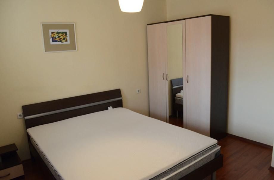 Дава се под наем Двустаен апартамент в Пловдив, Кършияка - 75 кв.м за 325 € - Снимка #2