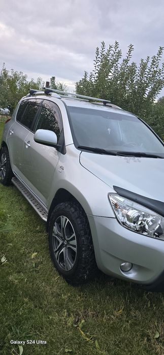 Toyota RAV4 2.2 D-4D 4x4 – întreținut exemplar, multe piese noi
