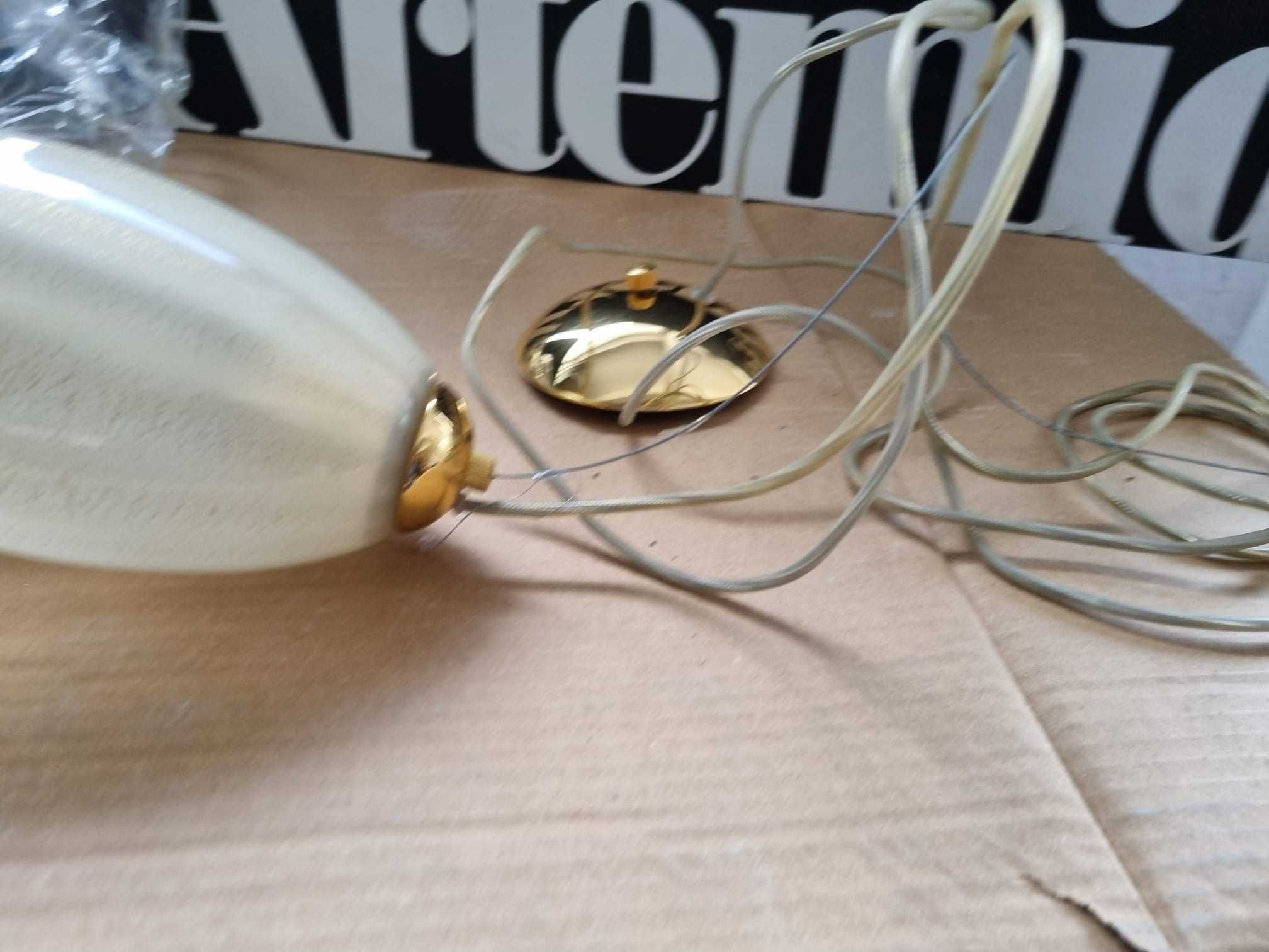 Lustra (Lampa suspendata) Baga cu foita de aur