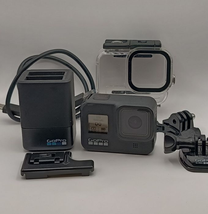 Vand gopro hero8 + carcasa waterproof+incarcator dual