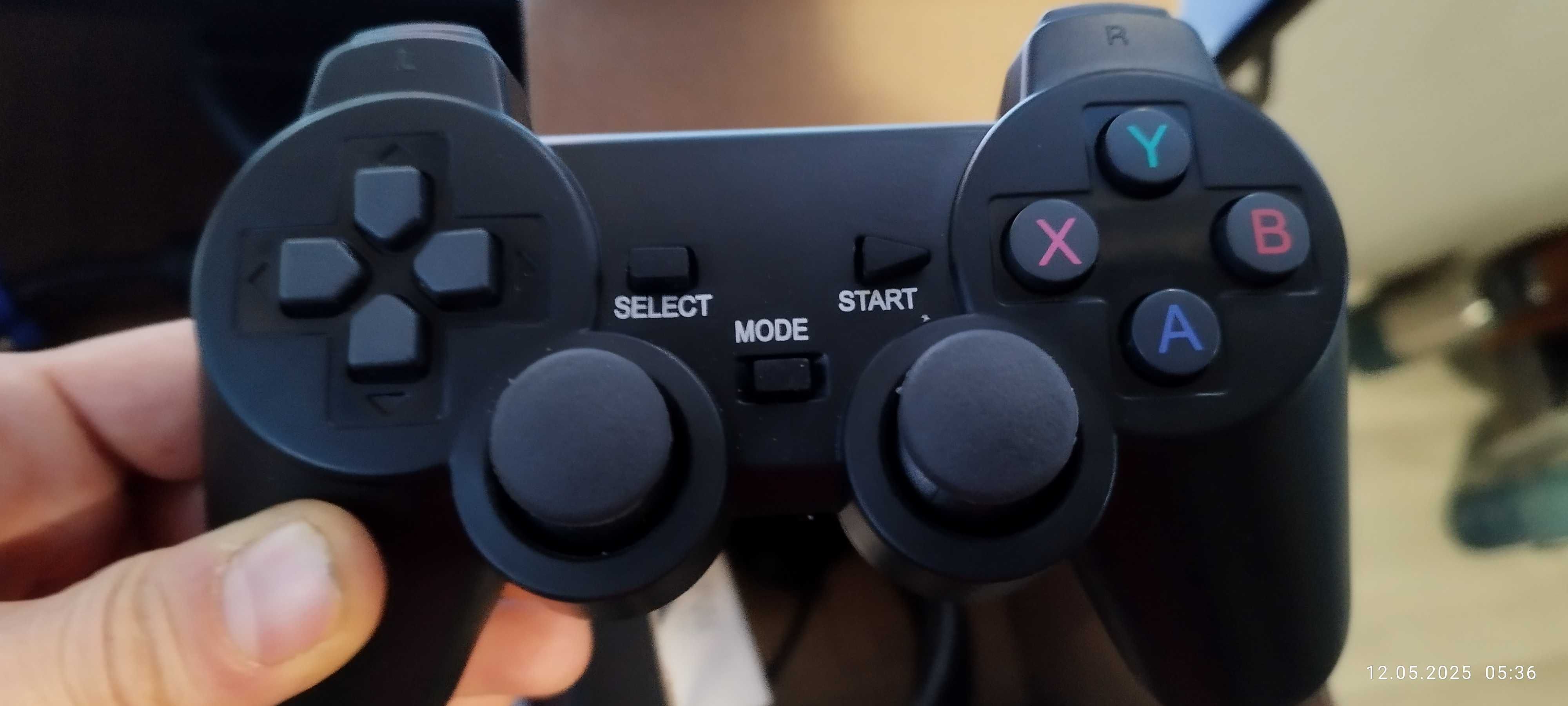 Продавам конзола Gamestick x2 128gb 40000 ретро игри