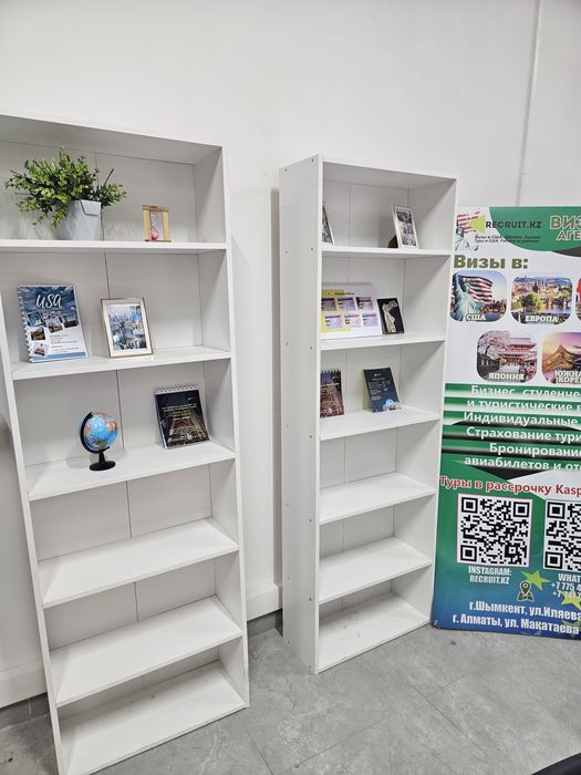 Продам стеллажи напольные 2 шт